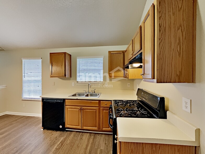Building Photo - 104 Bellington Dr