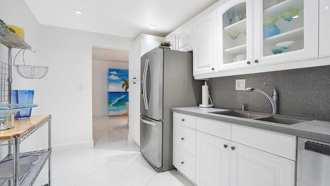 Building Photo - 4250 Galt Ocean Dr