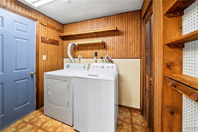 Building Photo - 310 Midwood Dr