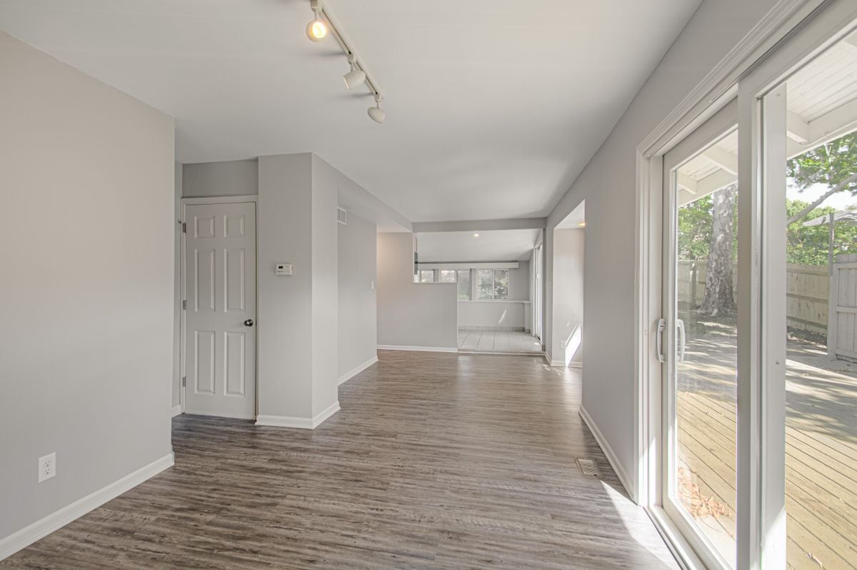 Building Photo - 3138 W 43rd Ave