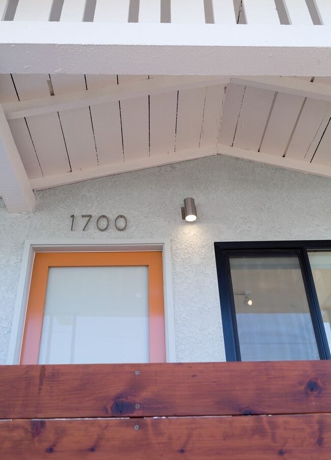 Building Photo - 1700 Kearney St