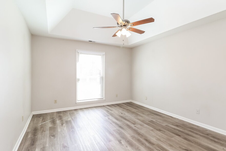 Building Photo - 707 Trailing Rock Dr