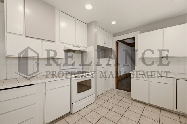 Building Photo - 111 N Clifton Ave