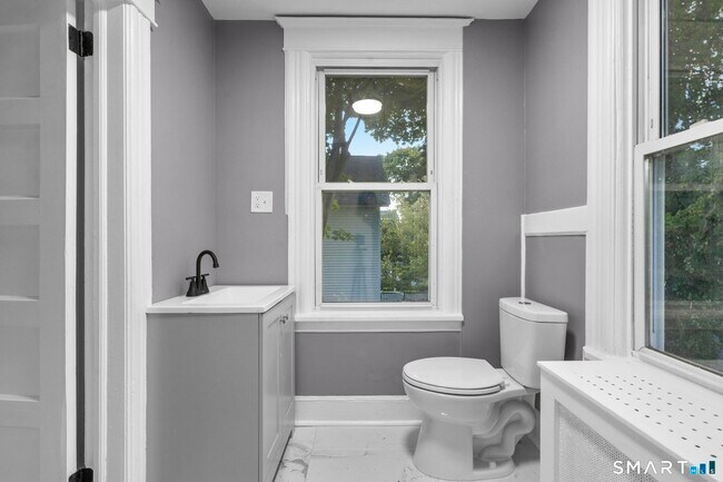 Building Photo - 1148 Hope St