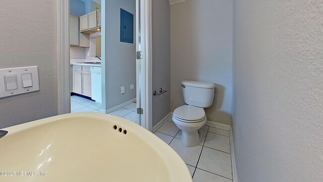 Building Photo - 12311 Kensington Lakes Dr