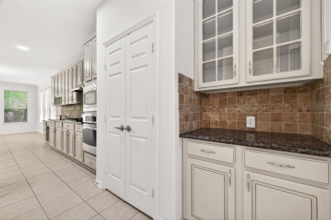 Building Photo - 22 Westwinds Cir