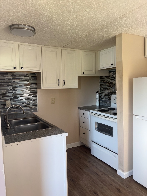 Building Photo - 15 Little Ln