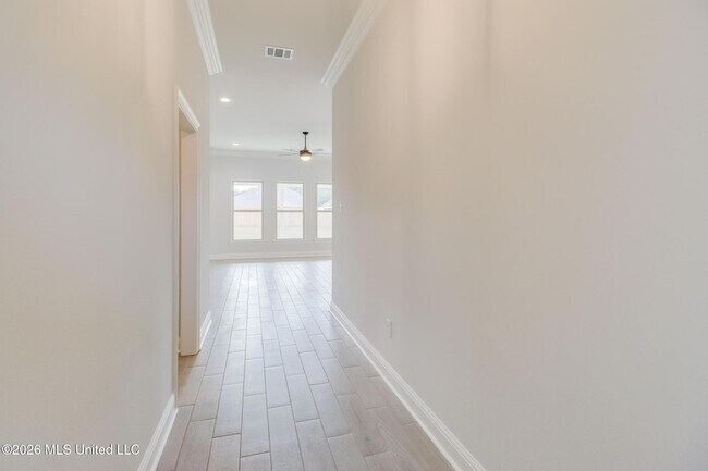 Building Photo - 15234 High Point Dr