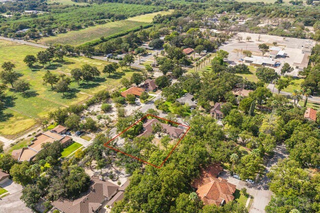 Building Photo - 106 Angela Dr