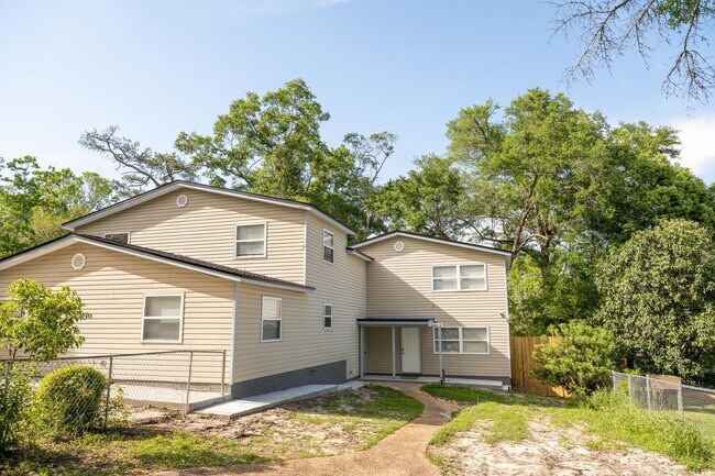 Building Photo - 3422 Orlando Dr