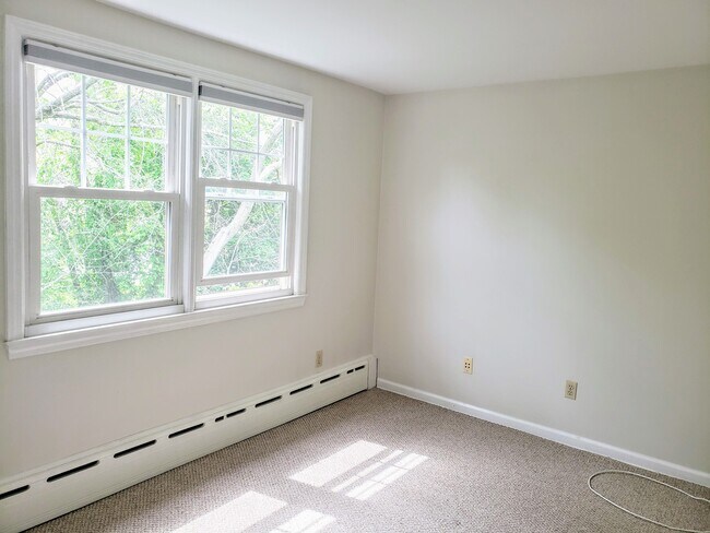 Building Photo - 312 Anita Ln