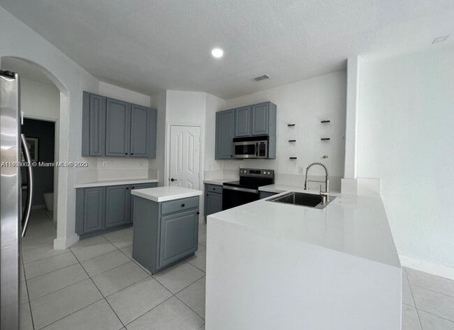 Building Photo - 8042 NW 114th Pl