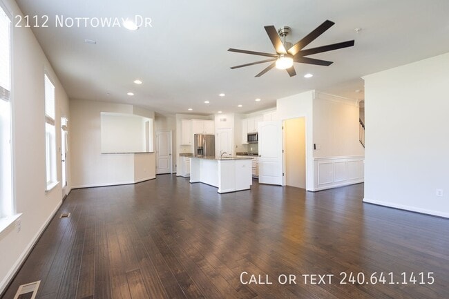 Building Photo - 2112 Nottoway Dr