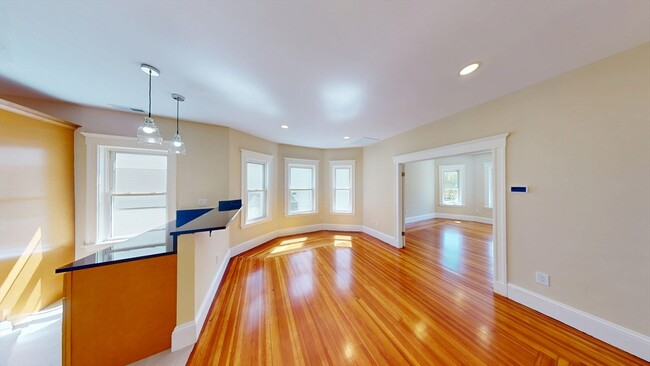 Building Photo - 27 Champney St