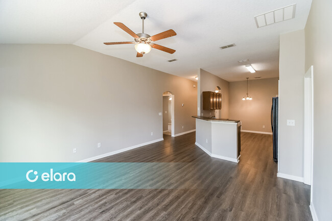 Building Photo - 94011 Last Ln