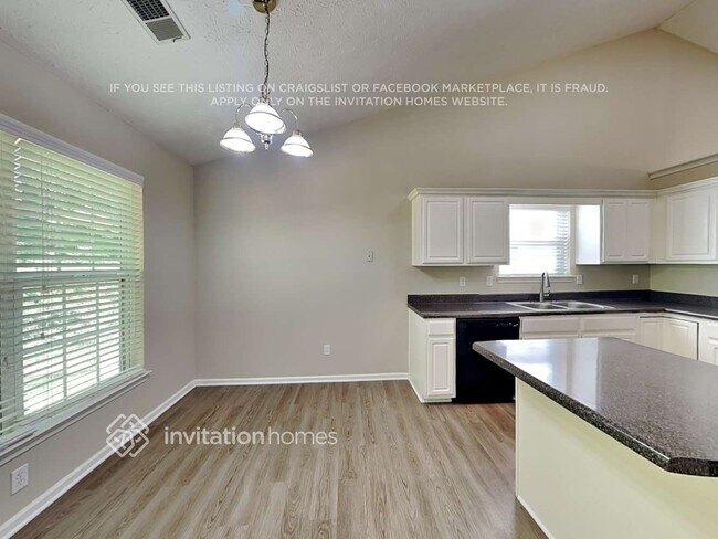 Building Photo - 9741 Silverstone Ct