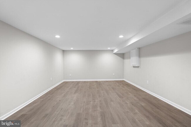 Building Photo - 205 Juniper Rd