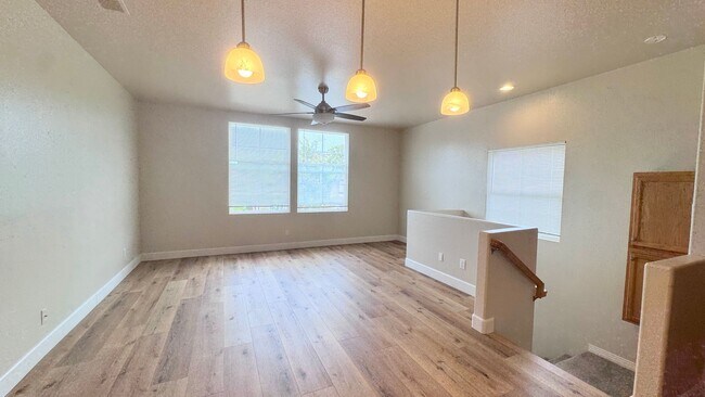 Building Photo - Unfurnished 1 Bedroom with AC and Private ...