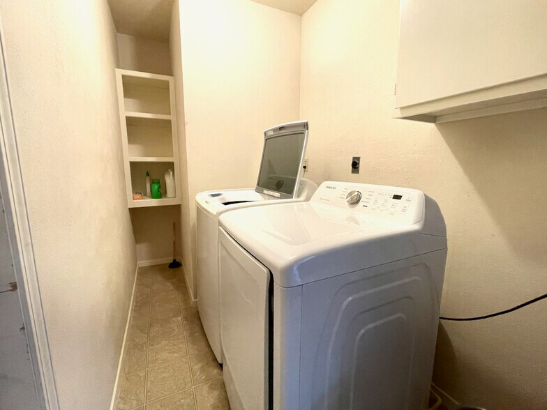 Building Photo - 11922 Tobler Trl