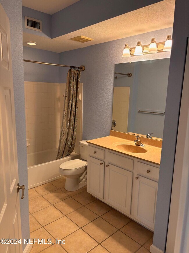 Building Photo - 10075 GATE N Pky