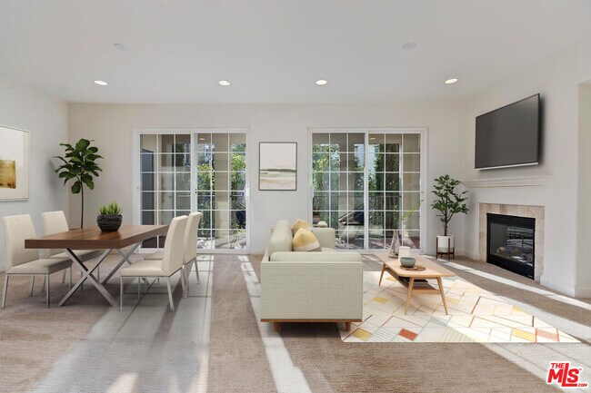 Building Photo - 12975 Agustin Pl