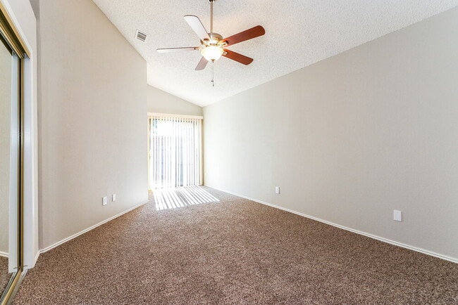 Building Photo - 1366 Chinaberry Dr