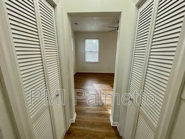 Building Photo - 105 W High St