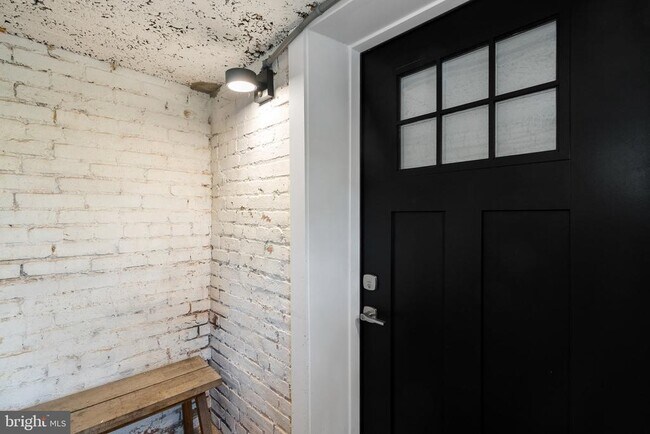 Building Photo - 1616 Kilbourne Pl NW