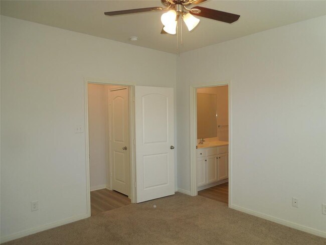 Building Photo - 10463 Red Cardinal Dr