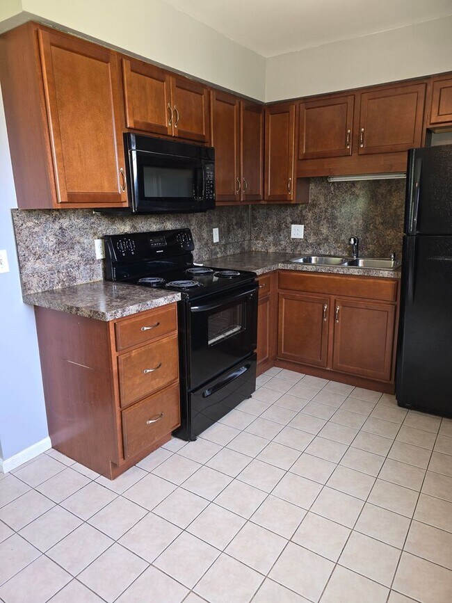 Building Photo - 3225 Ramond St