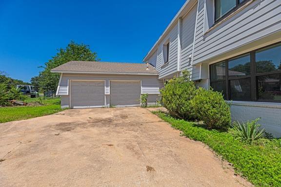 Building Photo - 8524 Dryfield Dr
