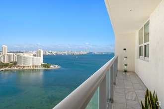 Building Photo - 1155 Brickell Bay Dr