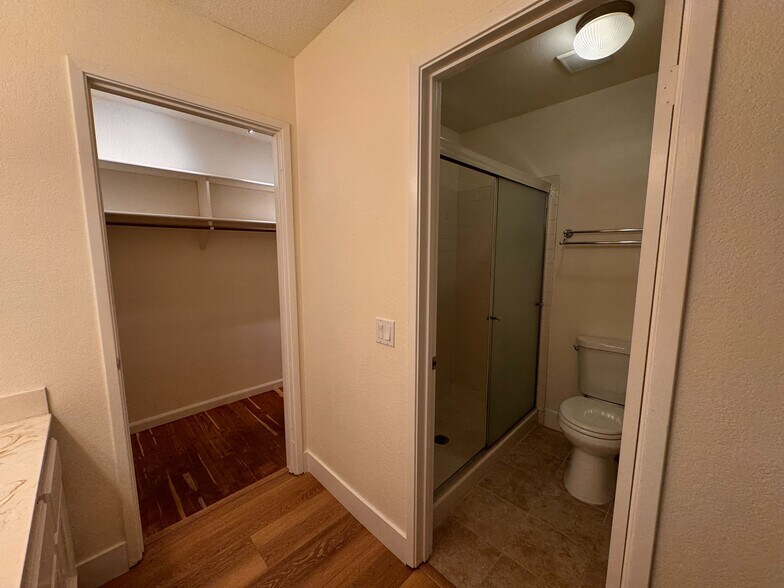 Building Photo - 11049 Autumnwind Lane