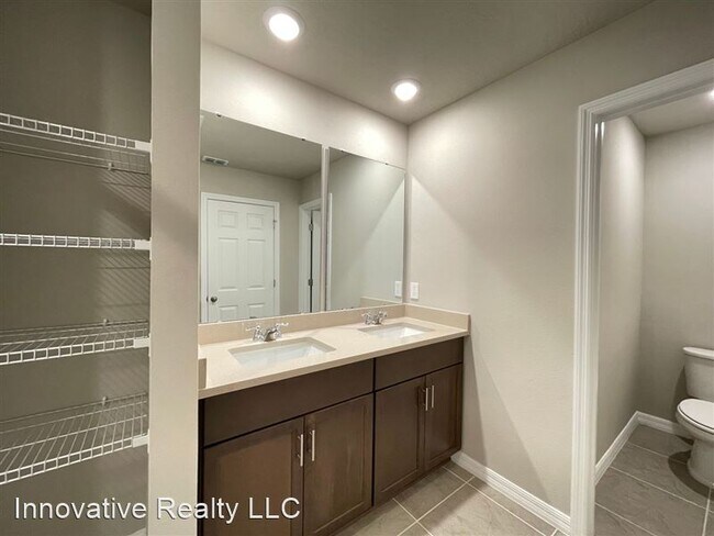 Building Photo - 2475 Sweet Viburnum Wy