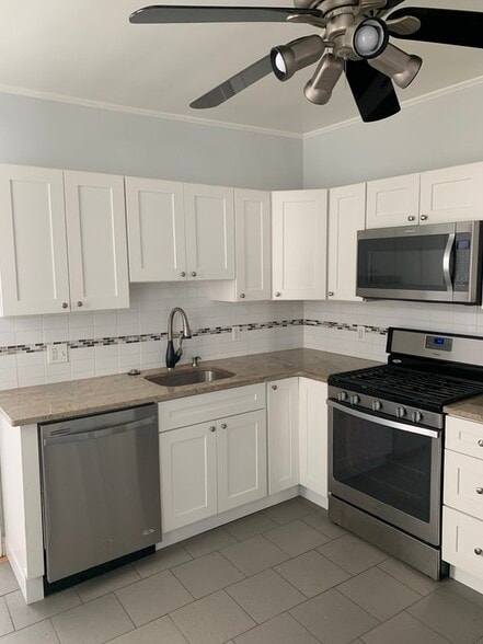 Building Photo - 203 Levering St