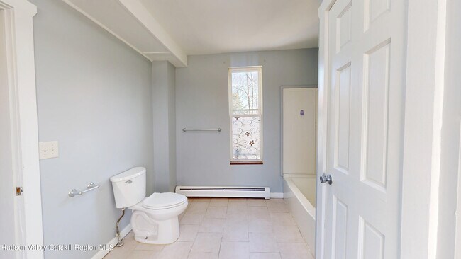 Building Photo - 16 Bailey St