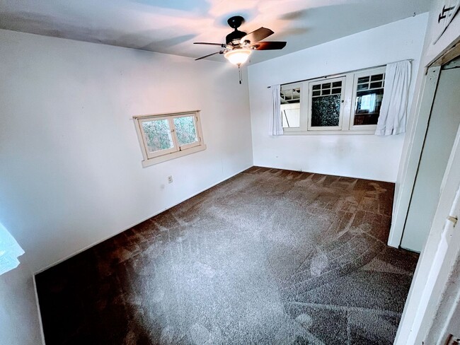Building Photo - 2 Bedroom 1 Bath House in North Pacific Beach