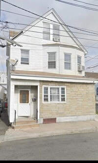 Building Photo - 17 Halstead St