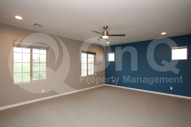 Building Photo - 824 E Ashurst Dr