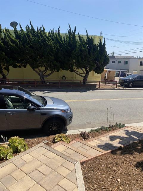 Building Photo - 2088 Montgomery Ave