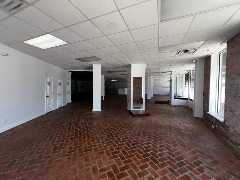 Building Photo - 703 S Madison St