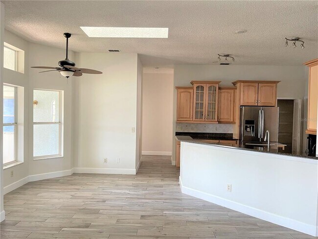 Building Photo - 3913 Kiawa Dr