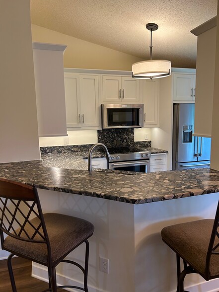 Building Photo - 3566 Blue Jay Way