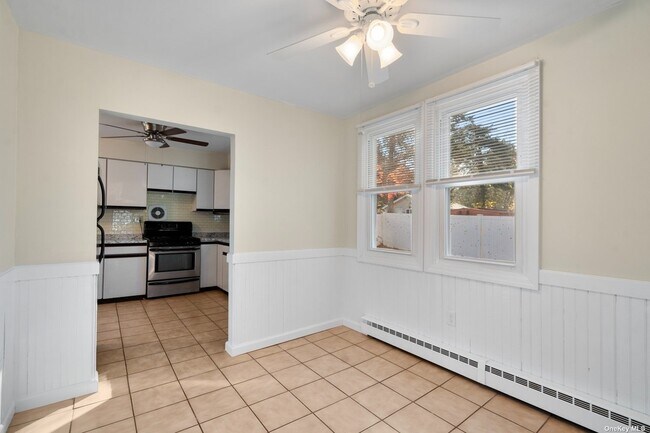 Building Photo - 14 Corona Rd