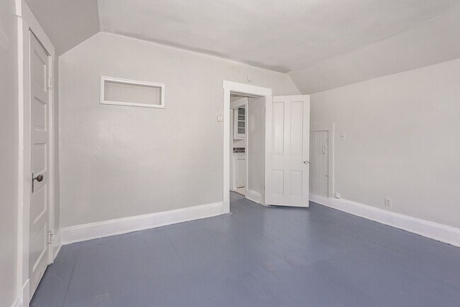 Building Photo - 3555 W 67th St