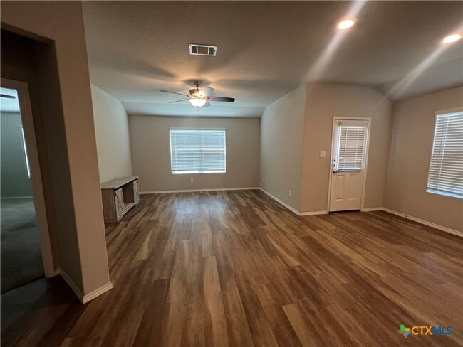 Building Photo - 2410 Moselle Ln