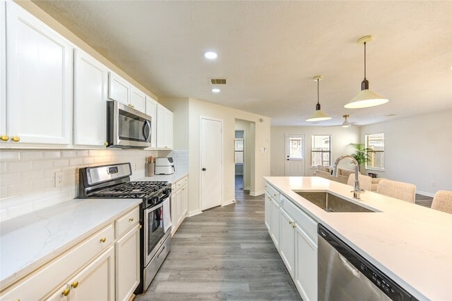 Building Photo - 1010 Hummingbird Point Ln