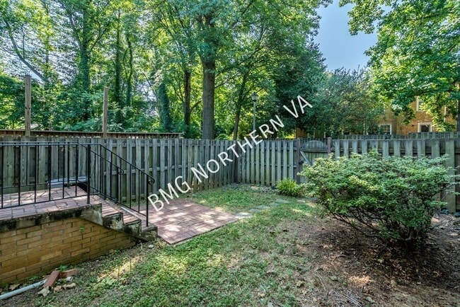 Building Photo - 9103 Vosger Ct