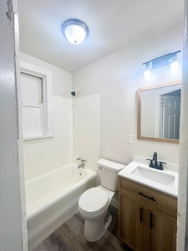 Building Photo - 4134 W 24th Pl