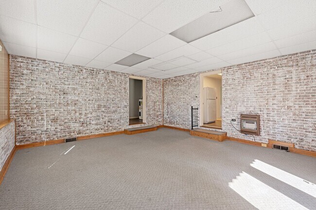 Building Photo - Charming 3 Bedrooms, 1.5 Bath Ranch Home Minutes From Lake Cooley